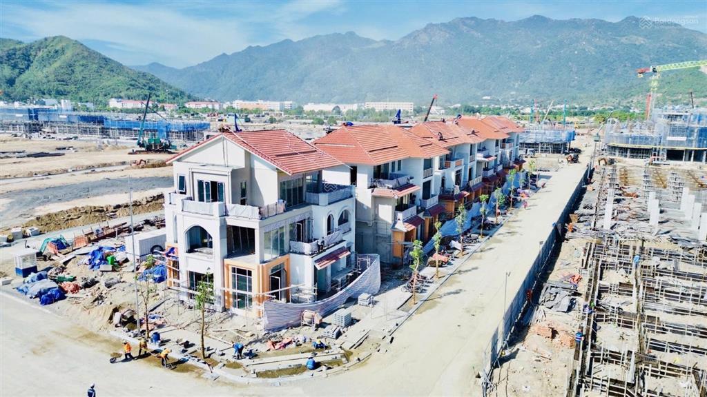 Biệt thự/nhà phố sở hữu lâu dài với 50% nhận nhà  charmora city nha trang