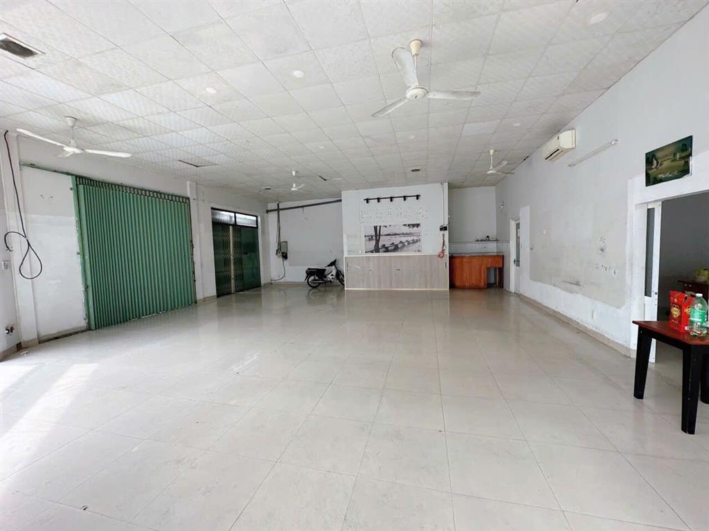Bán lô góc tặng nhà cấp 4 tđc vcn phước long sát đường 28 vị trí đẹp
