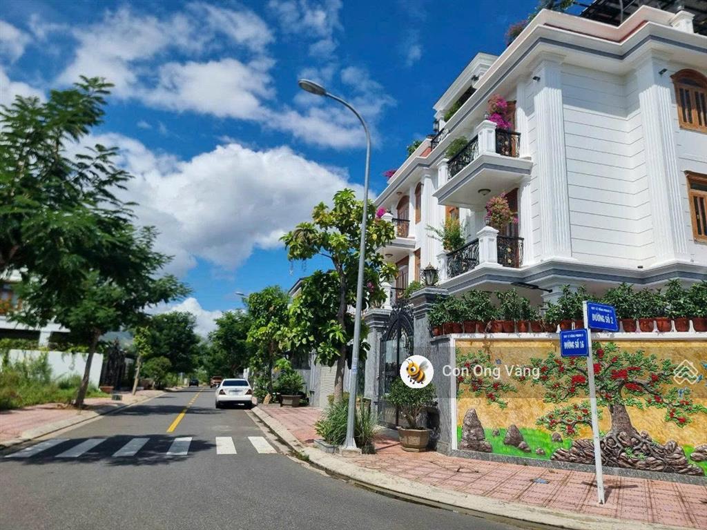 Bán lô 90m2 (ngang 5m) mặt tiền xây full đất đường 3b  kđt hà quang 2