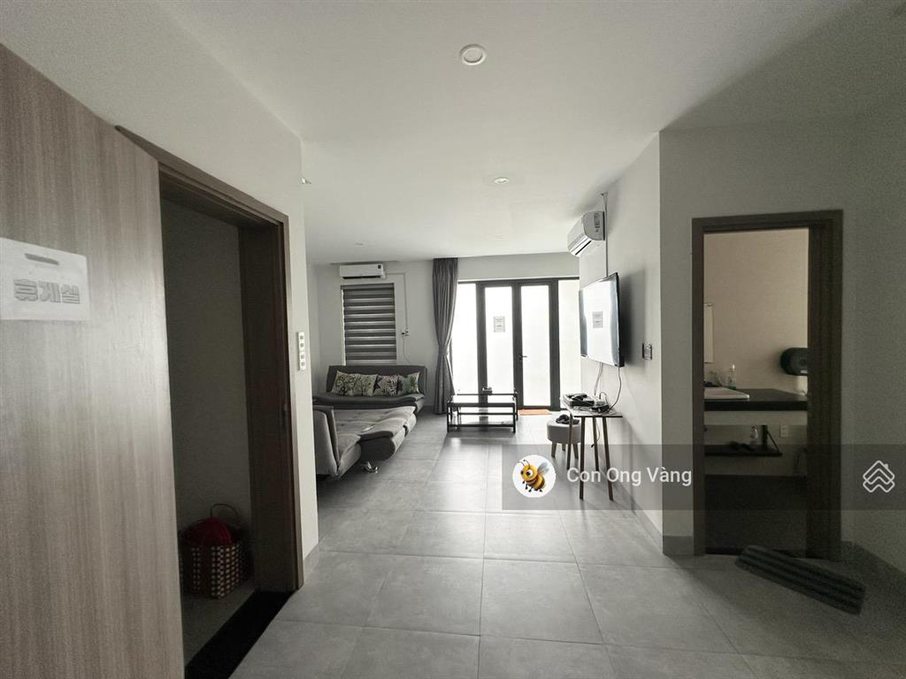 Cần bán nhà góc hà quang 2 nhà 4,5 tầng thiết kế đẹp, hiện đại, có thang máy