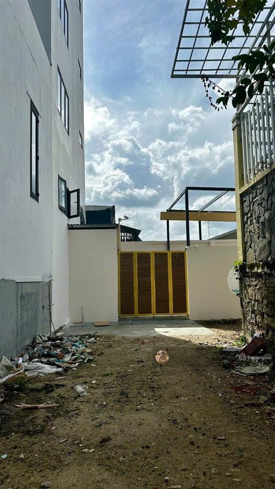 Rẻ vị trí đẹp. bán lô đất đẹp 2 mặt hẻm ô tô nguyễn chích p vĩnh hoà. 100,4m², 3,65 tỷ