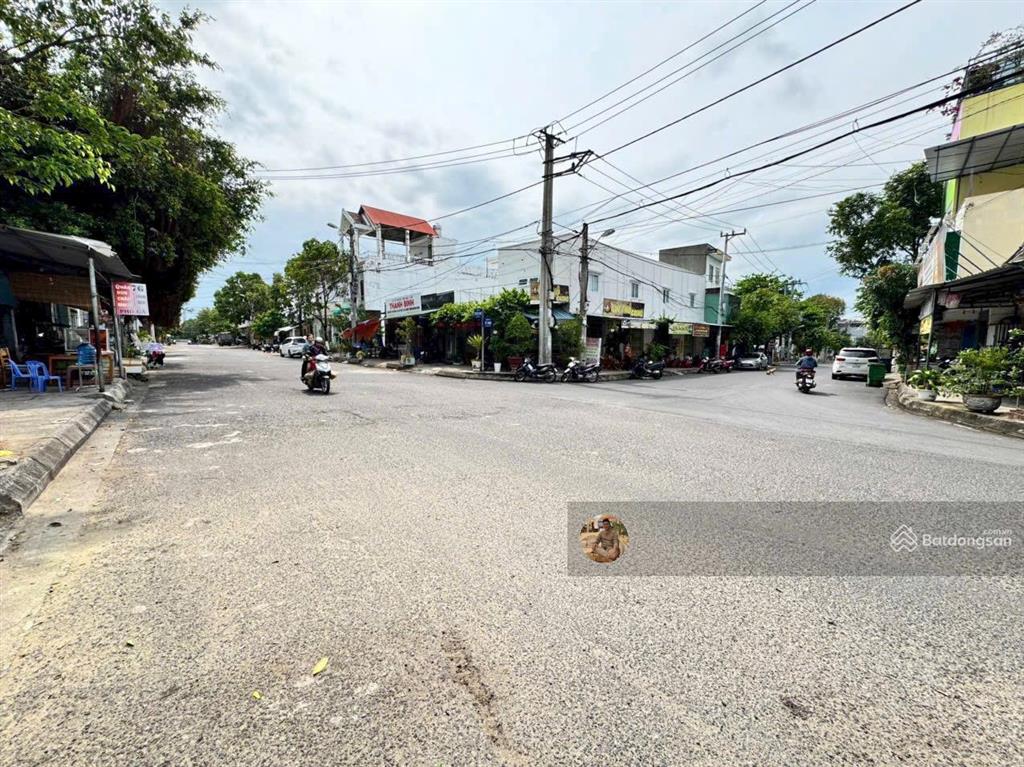 Lô đất mặt tiền nguyễn chích vị trí kinh doanh đắc địa, cách biển chỉ 700m. 89.2m2. giá 5.6 tỷ