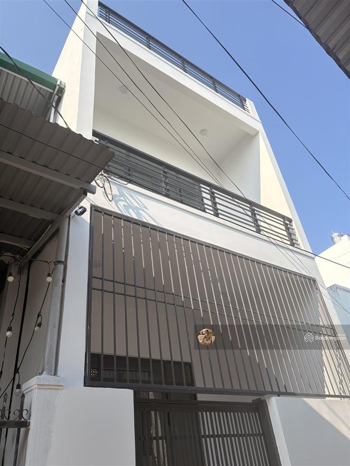 Chính chủ gửi bán nhà mới đẹp 2 tầng 1 tum hẻm hòa trung vĩnh hòa. 75.5m2, giá chỉ 4.2 tỷ