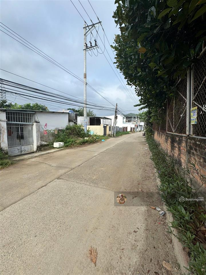 Bán lô đất mặt đường mai thị dõng, hòn nghê  nha trang . giá chỉ 25 triệu/m2