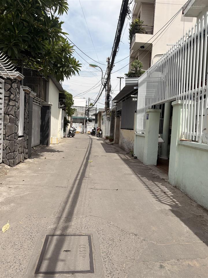 Chính chủ gửi bán nhà đường nguyễn biểu. dt 73m, ngang 6,2m, cách biển hòn chồng. giá chỉ 6 tỷ