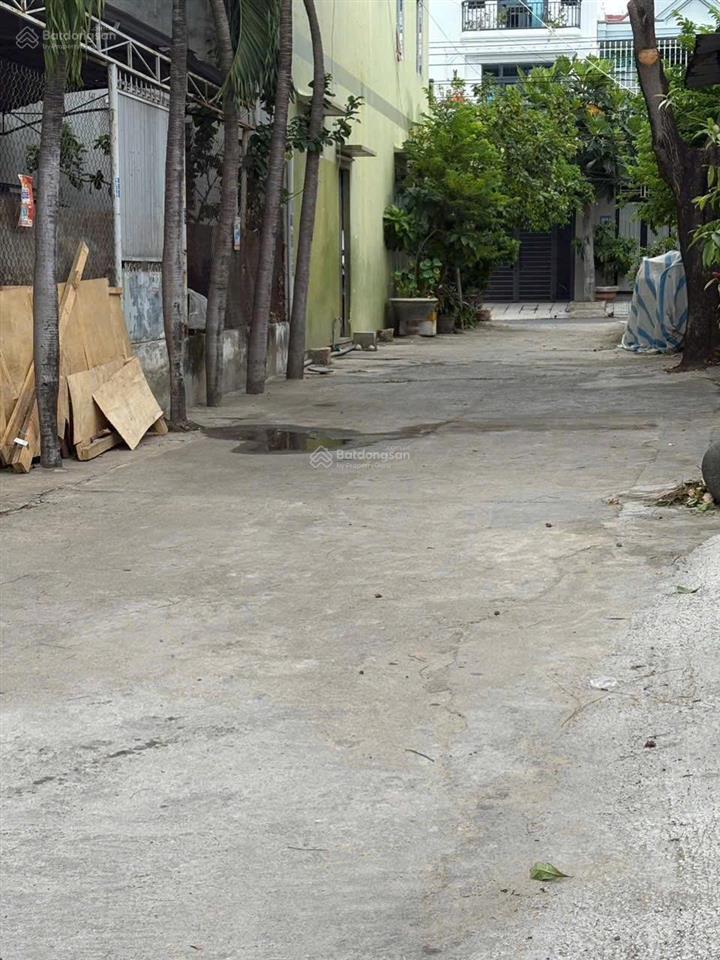 Chính chủ gửi bán nhà 2 tầng mới đẹp cách biển 500m sát đường điện biên phủ. p vĩnh hòa.