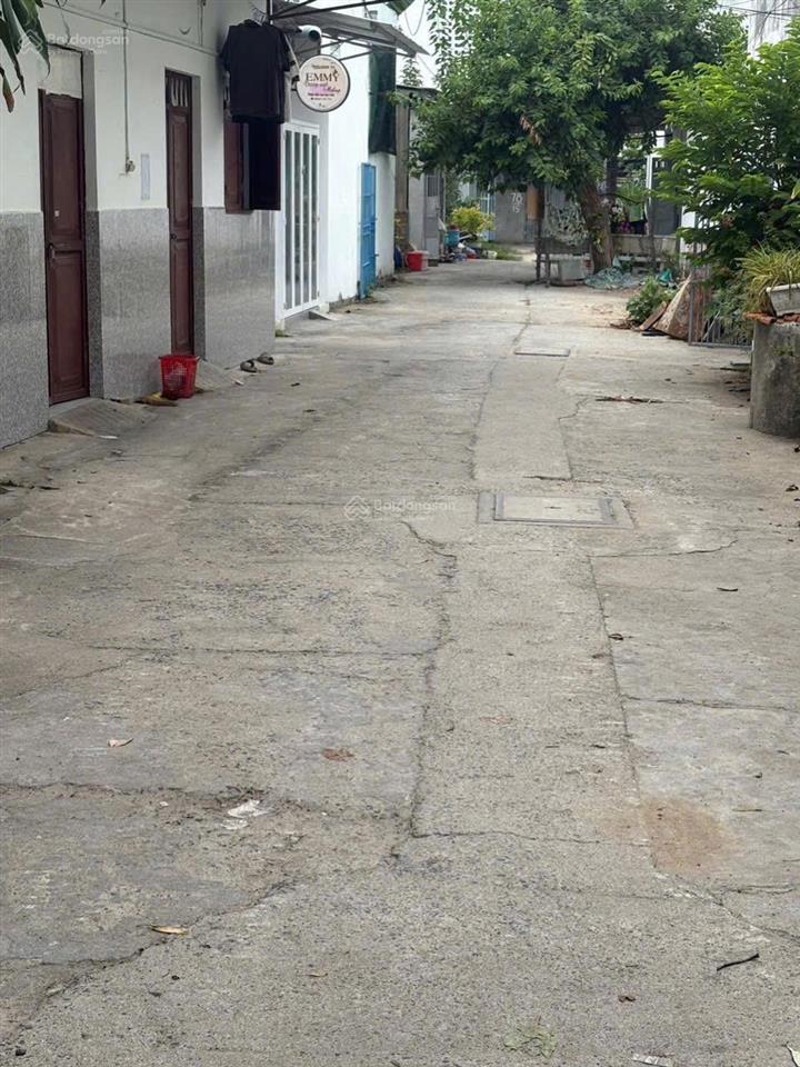 Chính chủ gửi bán nhà 2 tầng mới đẹp cách biển 500m sát đường điện biên phủ. p vĩnh hòa.