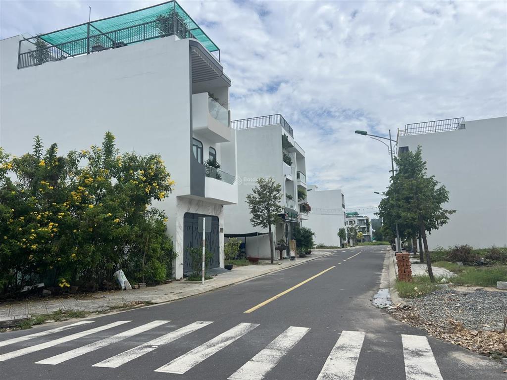 Chính chủ nhờ bán lô đất nam vĩnh hải. lk11, dt 110m2 giá siêu đầu tư 35 triệu/m2