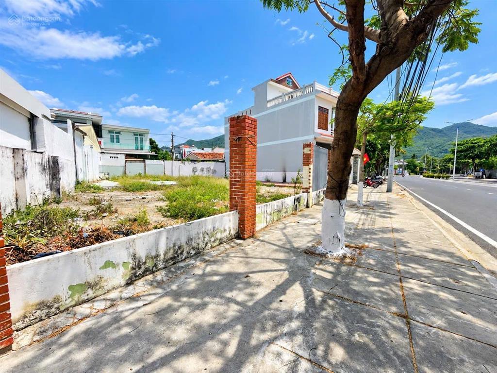 Chính chủ gửi bán đất mặt tiền phạm văn đồng, p. bắc nha trang  392,3m2. ngang 20m8. giá đầu tư