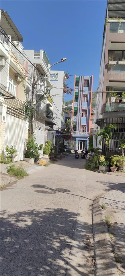 Chính chủ gửi bán lô đất 108,7m2 ngang 5m  khu bắc vĩnh hải  nha trang. giá 5.76 tỷ