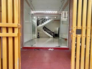 Cho thuê nhà 4 tầng mặt tiền đường mạc đỉnh chi