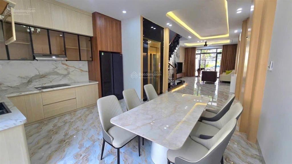 Siêu phẩm nhà phố hà quang 2  có thang máy  xách vali vào ở ngay