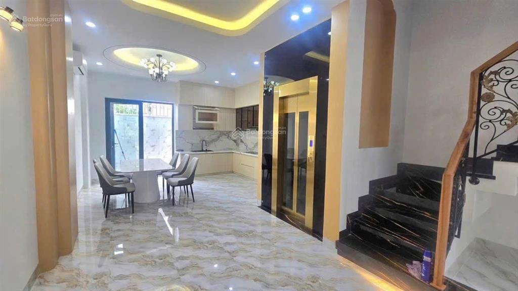 Siêu phẩm nhà phố hà quang 2  có thang máy  xách vali vào ở ngay
