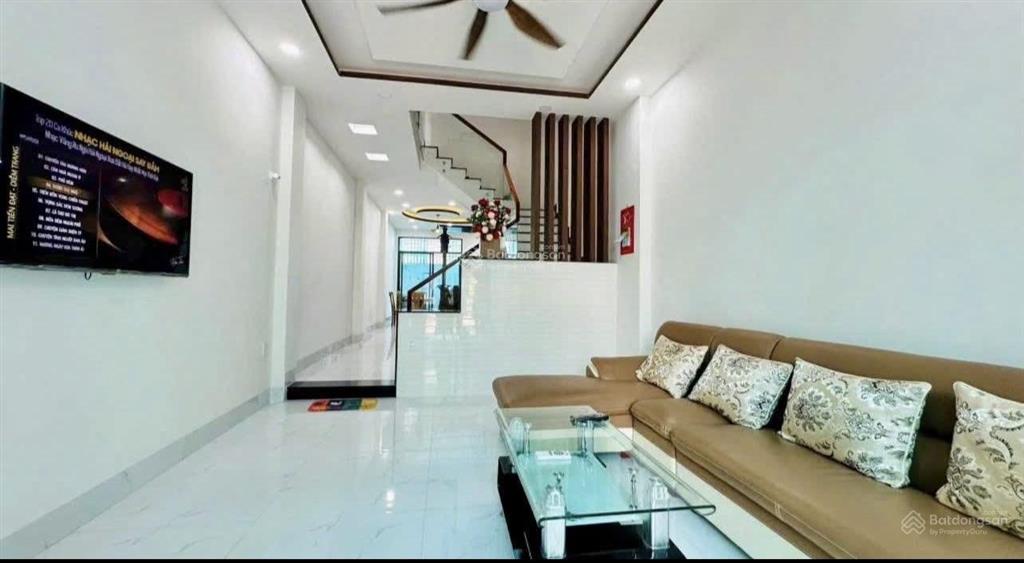 Nhà đẹp hà quang 2  hướng nam mát mẻ  sẵn hợp đồng thuê ổn định