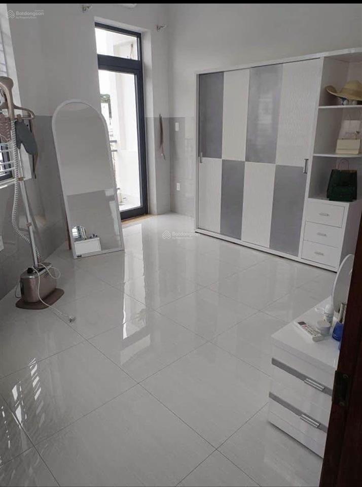 Nhà đẹp trung tâm  vừa ở vừa kinh doanh  đường lớn 16m