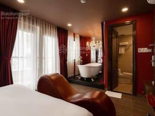 Chủ gửi bán gấp khách sạn 7 tầng trung tâm phố biển nha trang  dòng tiền ổn định