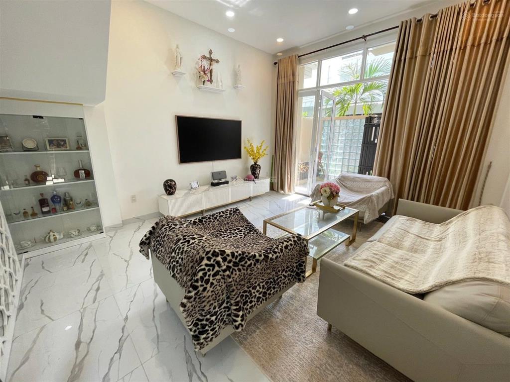 Siêu phẩm căn góc 3 mặt thoáng trung tâm yersin ra biển nha trang vài phút di chuyển