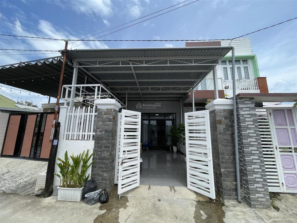 Bán nhà mới full nội thất mặt tiền xóm cốm 141,7m2 giá chỉ 3.368 tỷ cách đường 23/10 100m