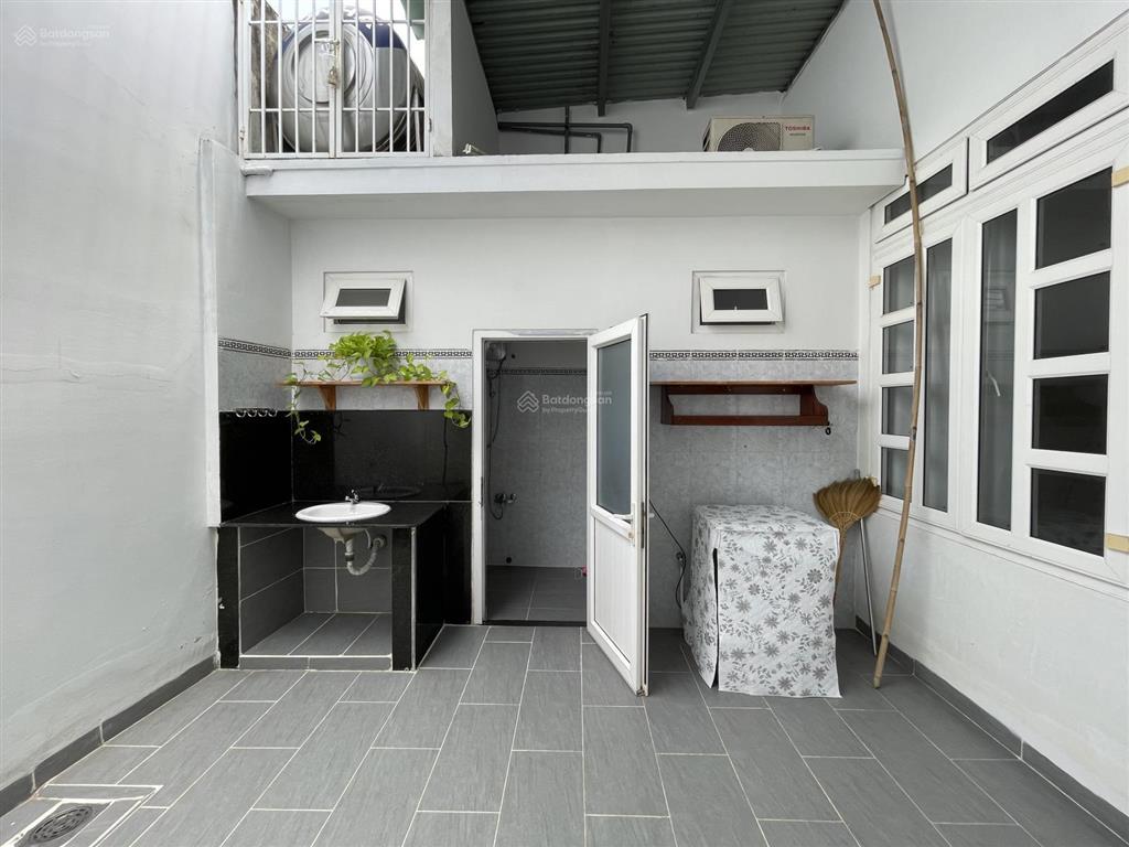 Bán nhà mới full nội thất mặt tiền xóm cốm 141,7m2 giá chỉ 3.368 tỷ cách đường 23/10 100m