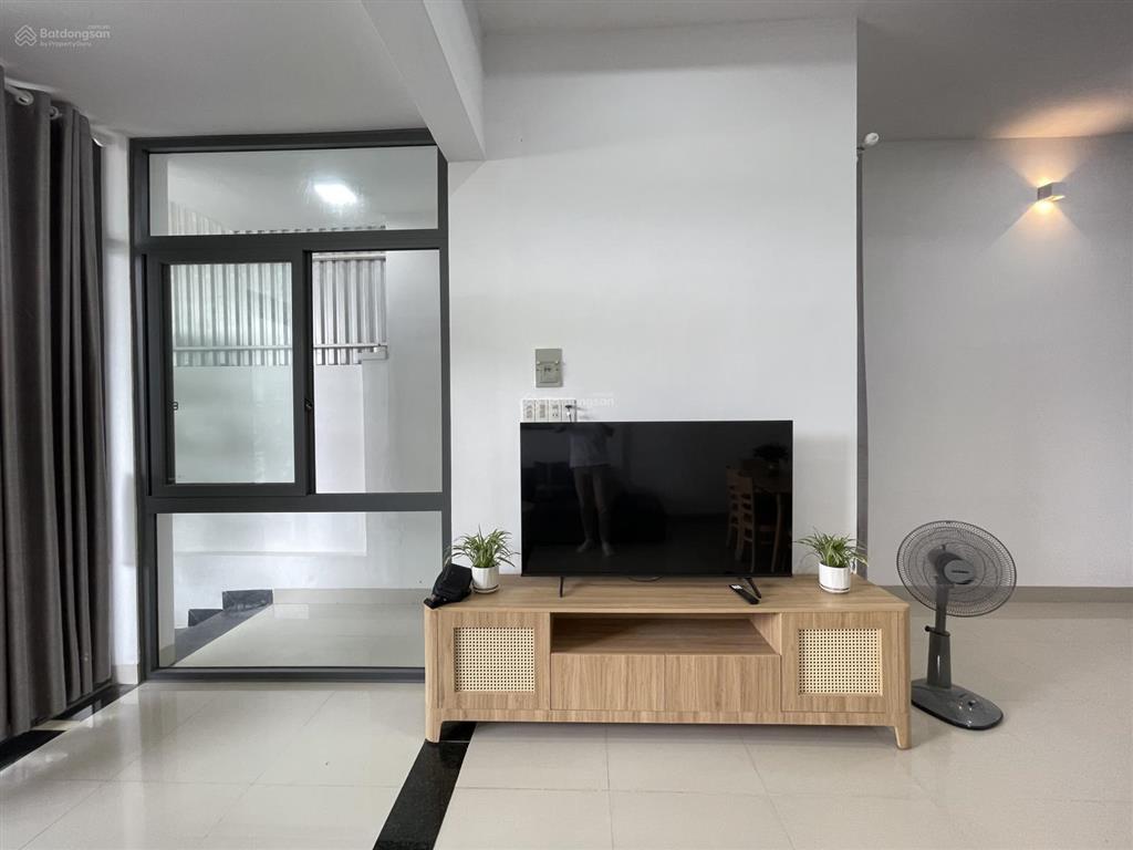 Bán nhà mới full nội thất mặt tiền xóm cốm 141,7m2 giá chỉ 3.368 tỷ cách đường 23/10 100m