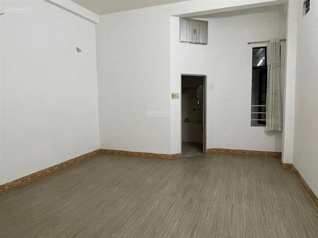 Cho thuê nhà 4 tầng mặt tiền lê đại hành  giá 30 triệu/tháng
