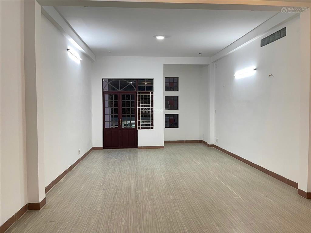 Cho thuê nhà 4 tầng mặt tiền lê đại hành  giá 30 triệu/tháng