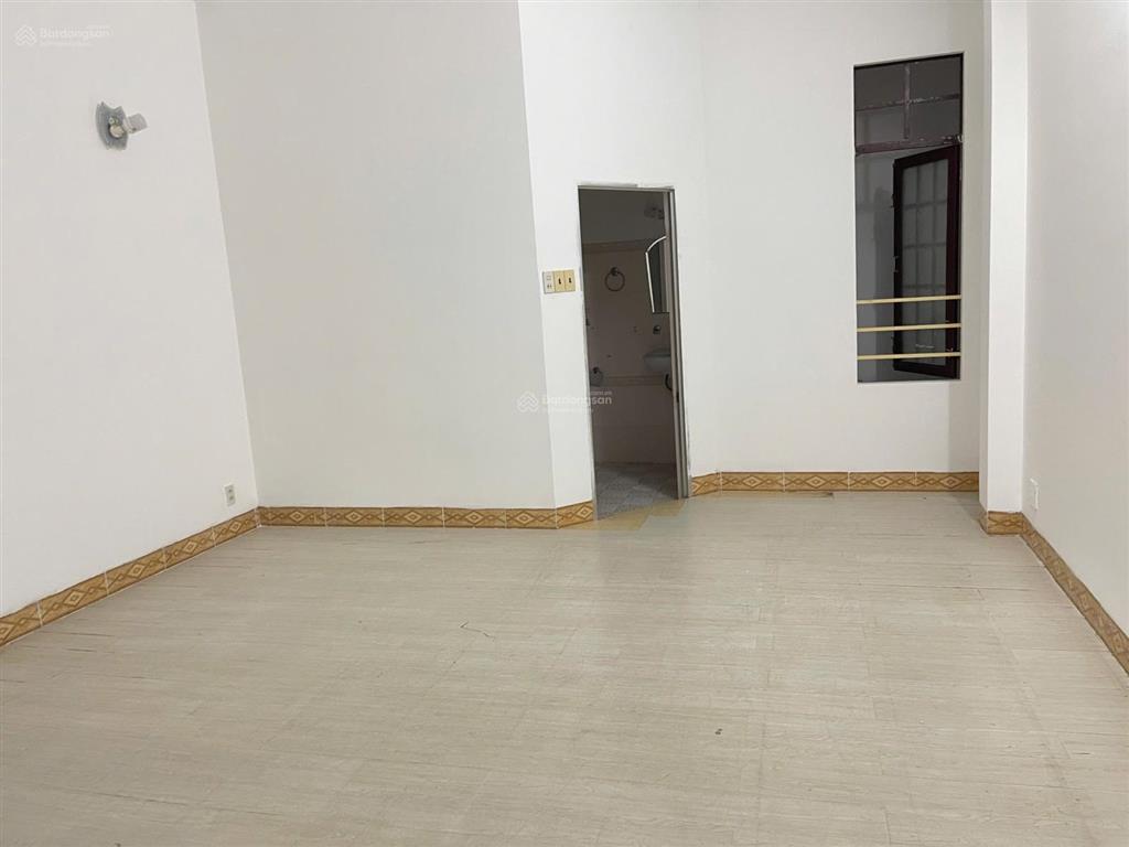Cho thuê nhà 4 tầng mặt tiền lê đại hành  giá 30 triệu/tháng