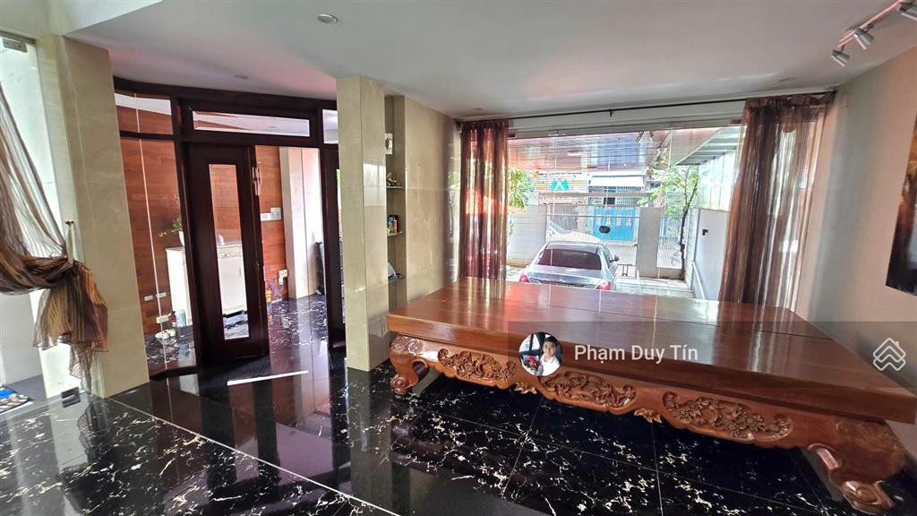 Cần bán nhà biệt thự mặt tiền đường hồng lĩnh, ngay trung tâm khu bàn cờ. vị trí đẹp