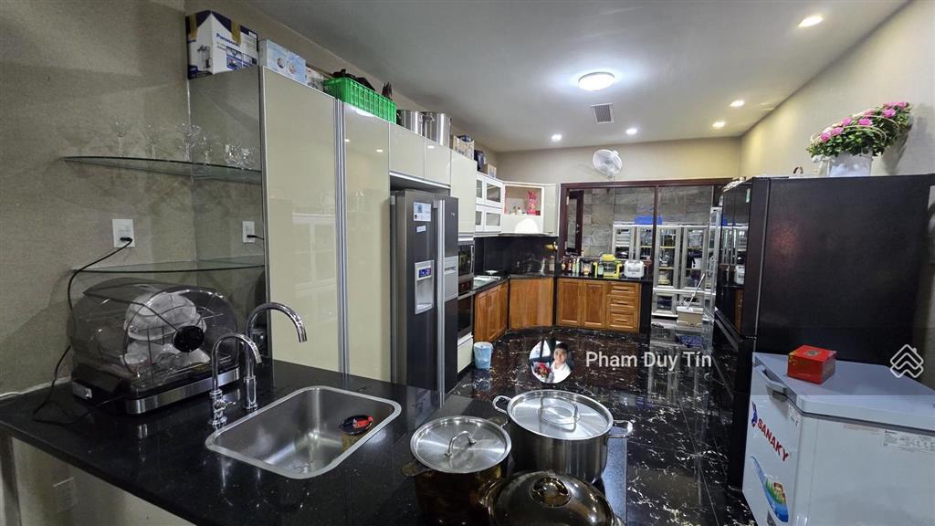 Cần bán nhà biệt thự mặt tiền đường hồng lĩnh, ngay trung tâm khu bàn cờ. vị trí đẹp