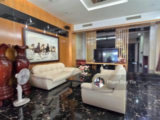 Cần bán nhà biệt thự mặt tiền đường hồng lĩnh, ngay trung tâm khu bàn cờ. vị trí đẹp