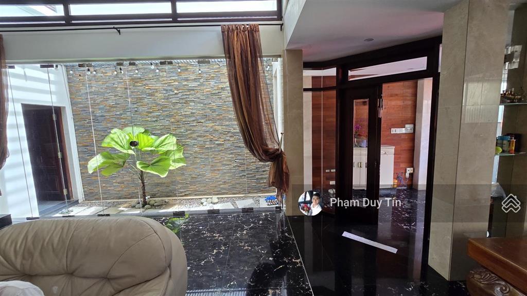 Cần bán nhà biệt thự mặt tiền đường hồng lĩnh, ngay trung tâm khu bàn cờ. vị trí đẹp