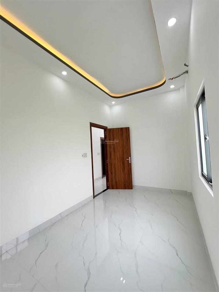 Bán nhà xây mới giá cực kỳ tốt chỉ 1ty490tr đường ô tô thoải mái.