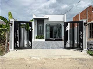 Bán nhà xây mới giá cực kỳ tốt chỉ 1ty490tr đường ô tô thoải mái.