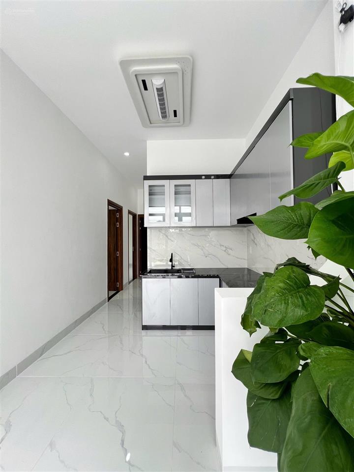 Bán nhà xây mới giá cực kỳ tốt chỉ 1ty490tr đường ô tô thoải mái.