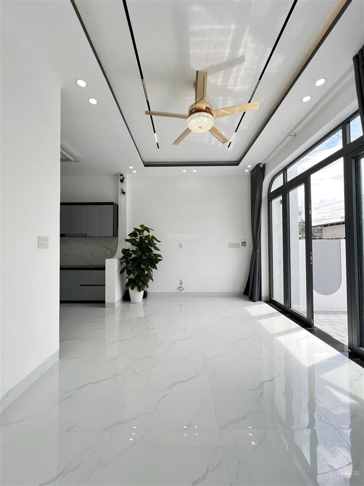 Bán nhà xây mới giá cực kỳ tốt chỉ 1ty490tr đường ô tô thoải mái.