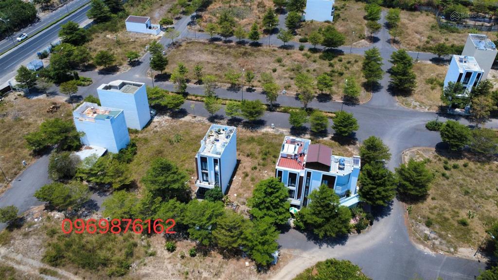 Bán lô 96m2 đông nam hoàng phú nha trang giá 2ty350.  0969 876 ***