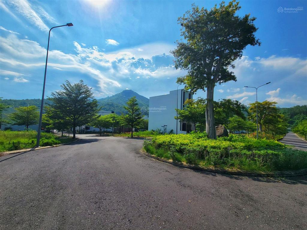 Bán lô 96m2 đông nam hoàng phú nha trang giá 2ty350.  0969 876 ***