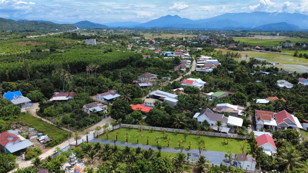 Bán đất suối dầu cam lâm 2005m2 có 600m2 thổ cư  mặt tiền 27m, đường bê tông giá 10.5 tỷ