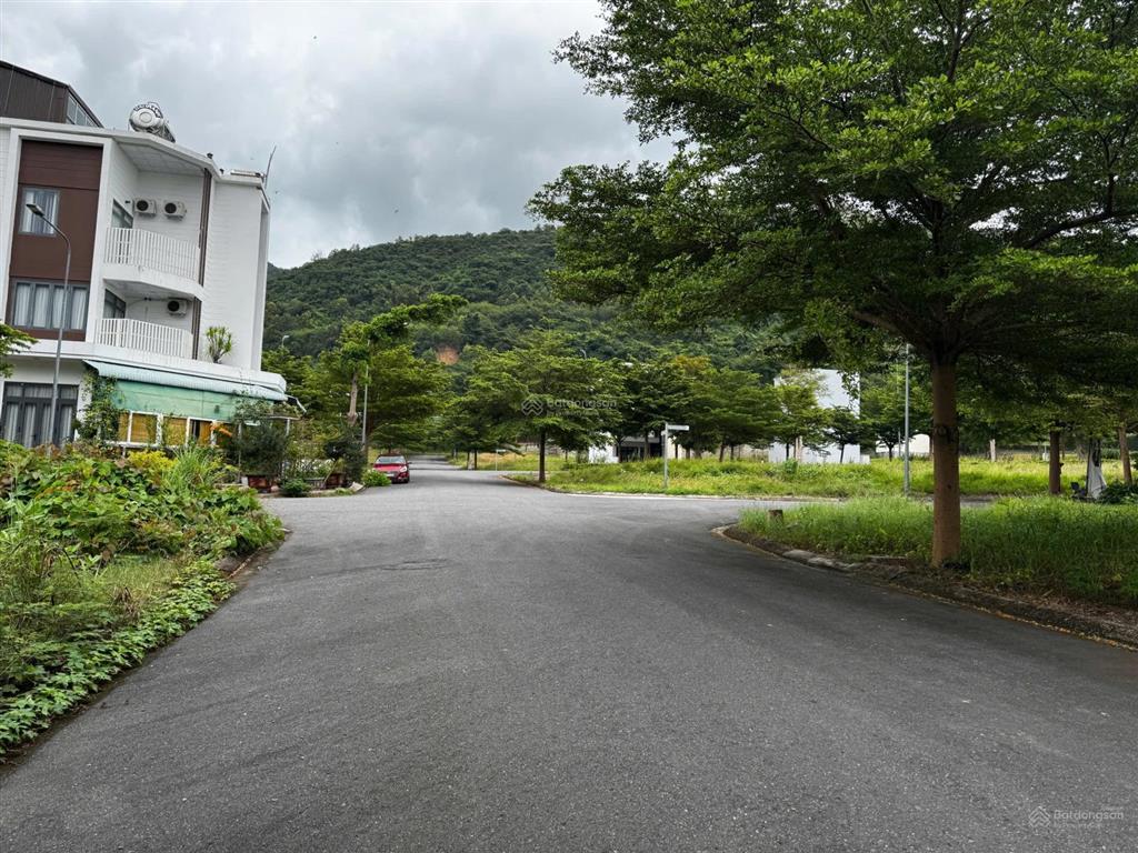 Kẹt tiền bán lô góc đẹp kđt hoàng phú nha trang 99m2, đường 13m, giá 2tỷ450.  0969 876 ***