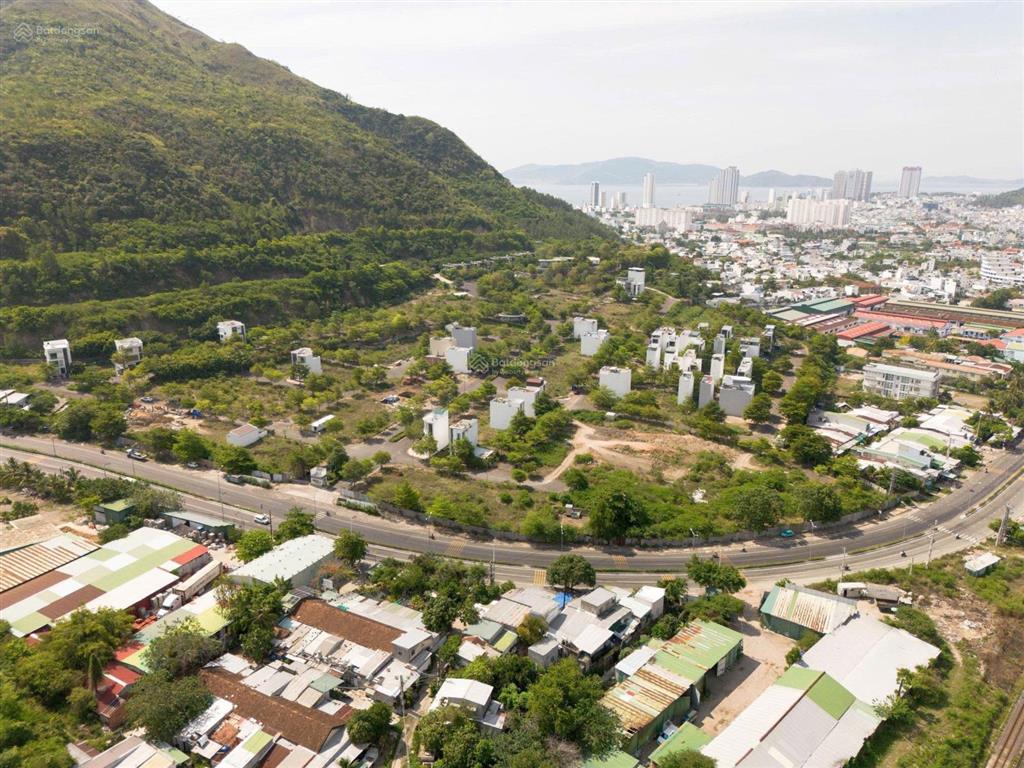Kẹt tiền bán lô góc đẹp kđt hoàng phú nha trang 99m2, đường 13m, giá 2tỷ450.  0969 876 ***