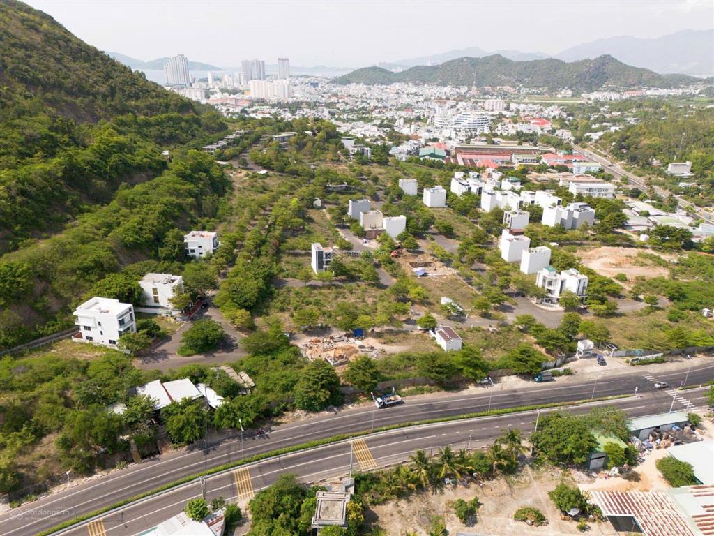 Bán đất nền kđt hoàng phú nha trang 84m2 đường 12m, hướng tây nam, giá 2,2 tỷ (bidv vay 70%)
