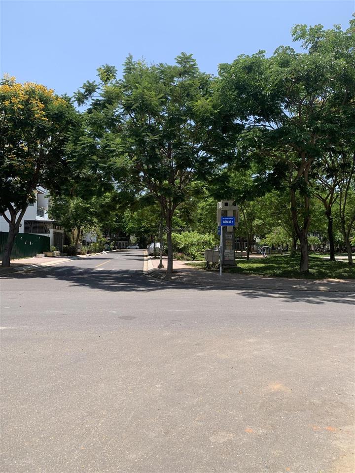 Cần bán lô đất đẹp hà quang 2 90m2 ngang 5m. gần công viên