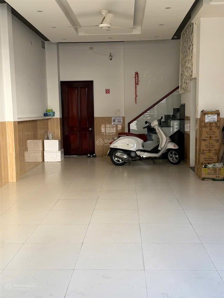 Cho thuê nhà nguyên căn gần biển hòn chồng, nha trang