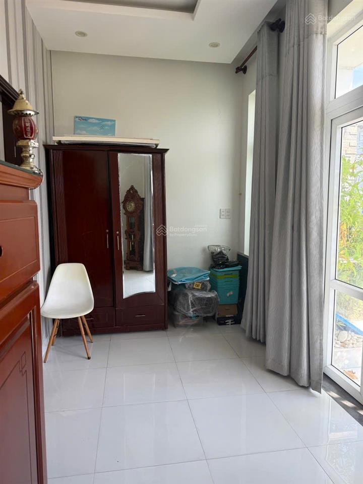 Cho thuê nhà nguyên căn gần biển hòn chồng, nha trang