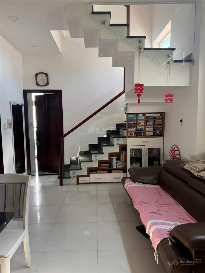 Cho thuê nhà nguyên căn gần biển hòn chồng, nha trang