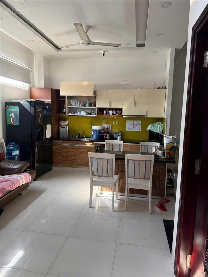 Cho thuê nhà nguyên căn gần biển hòn chồng, nha trang