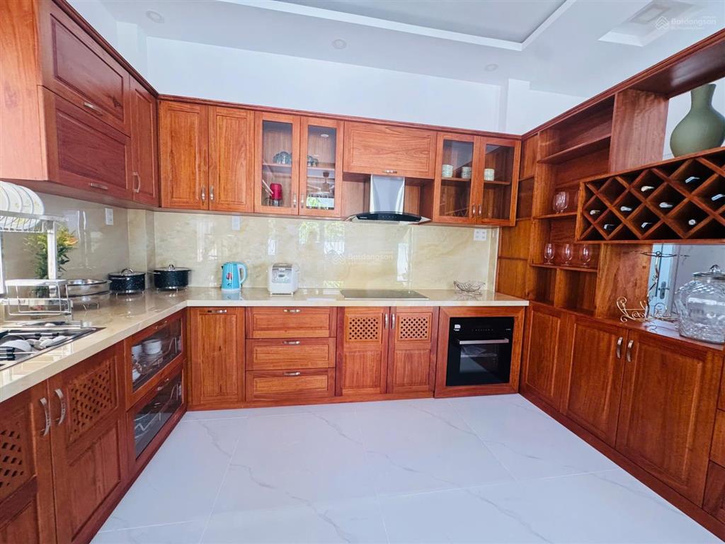 Cho thuê nhà nguyên căn vườn rộng đẹp 175m2 gần vĩnh điềm trung. đường xe hơi