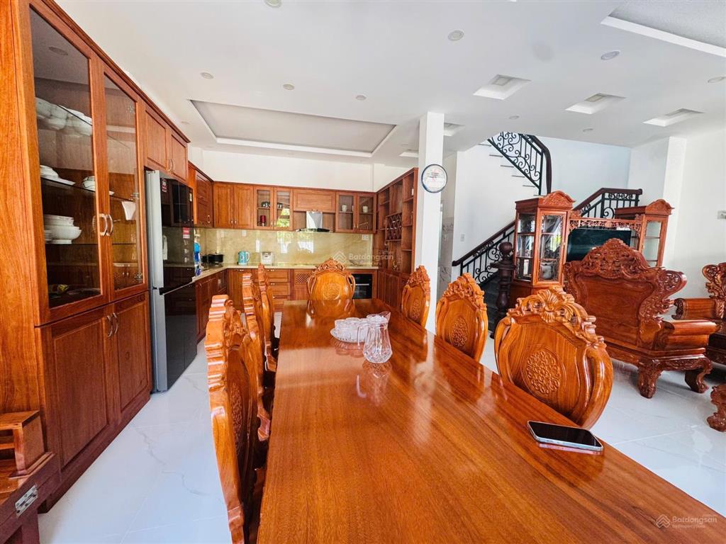Cho thuê nhà nguyên căn vườn rộng đẹp 175m2 gần vĩnh điềm trung. đường xe hơi