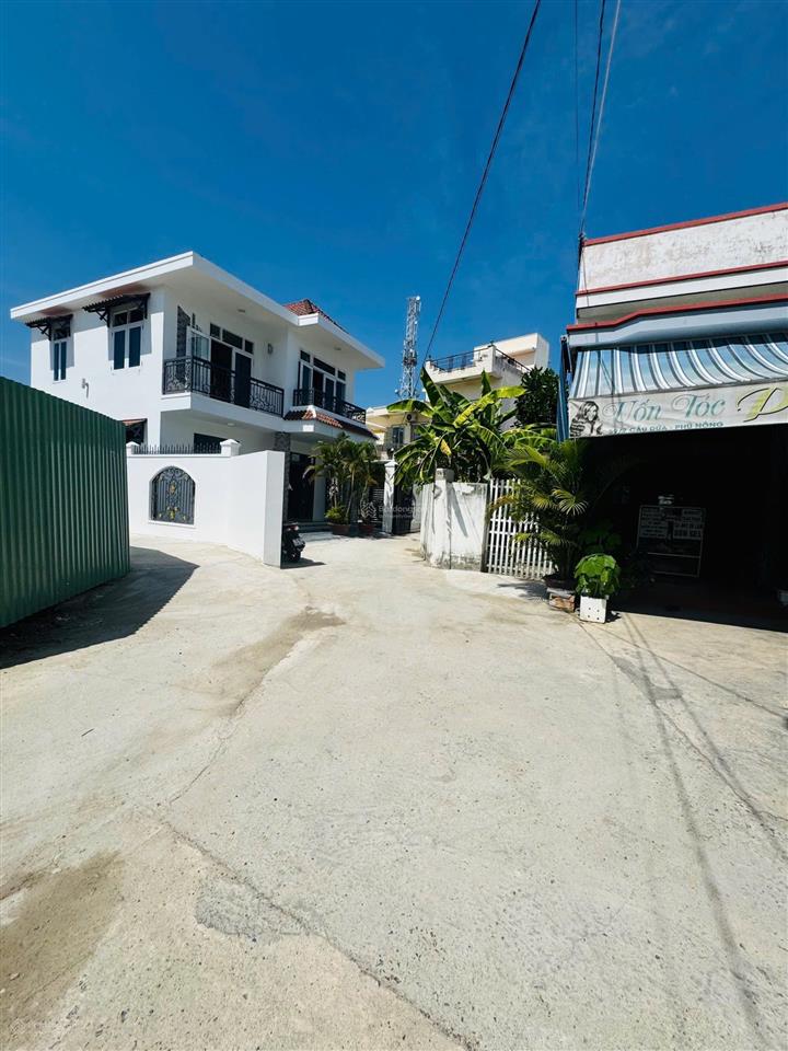 Cho thuê nhà nguyên căn vườn rộng đẹp 175m2 gần vĩnh điềm trung. đường xe hơi