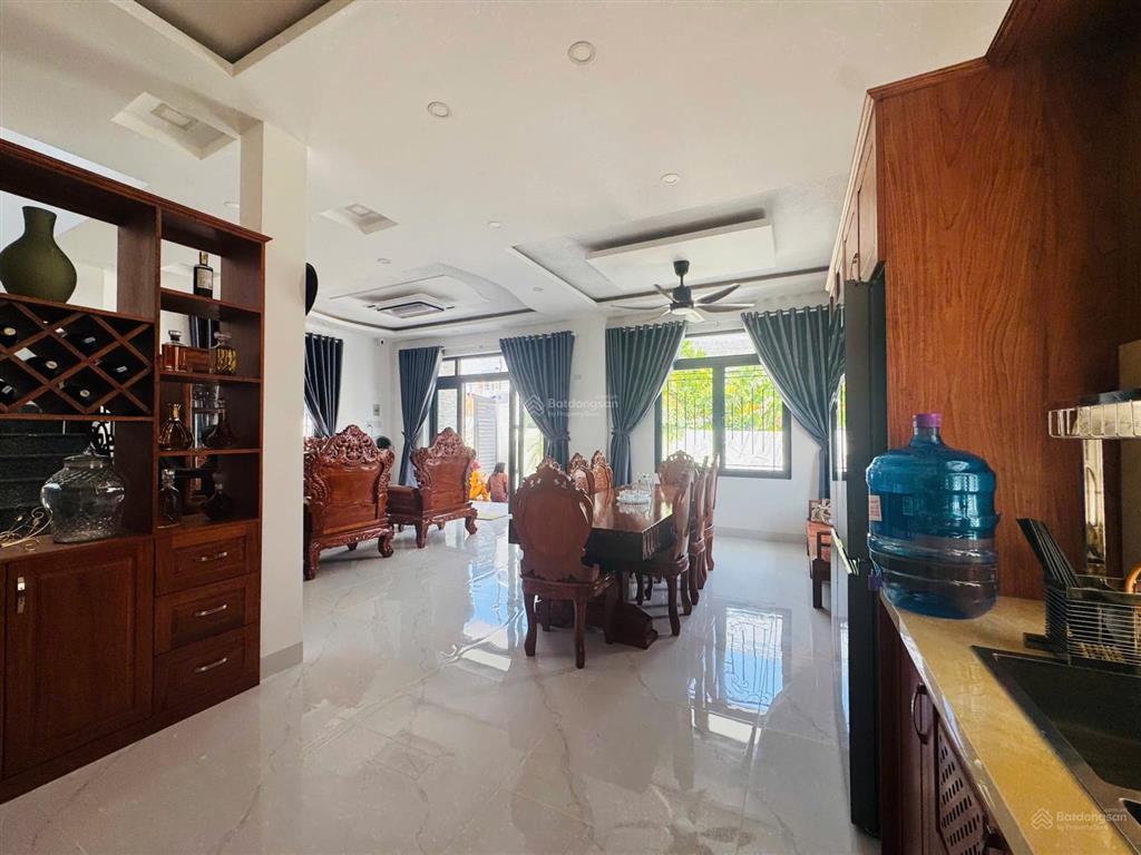 Cho thuê nhà nguyên căn vườn rộng đẹp 175m2 gần vĩnh điềm trung. đường xe hơi